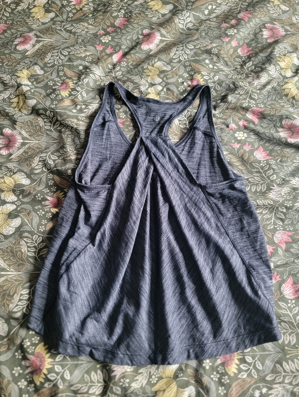 Lululemon Essential Tank - Picture 4 of 5